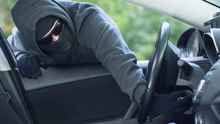 dont-let-auto-thieves-steal-your-personal-data-too